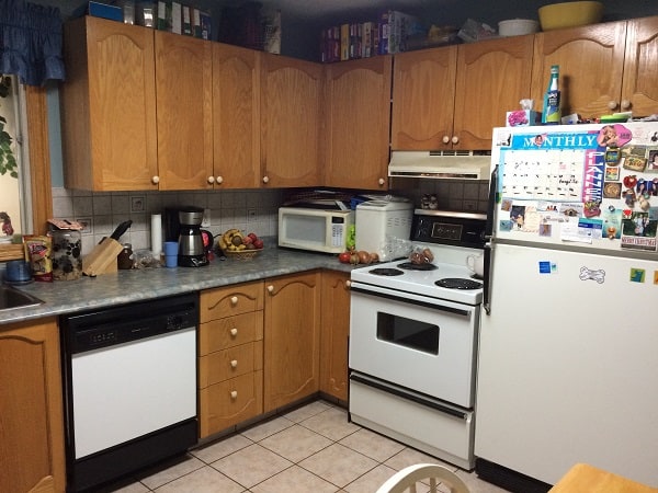 Outdated-kitchen-before-shot