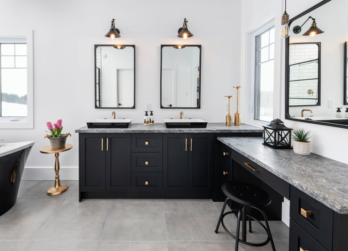 Modern Kitchen Designer - Laurysen Kitchens Ottawa