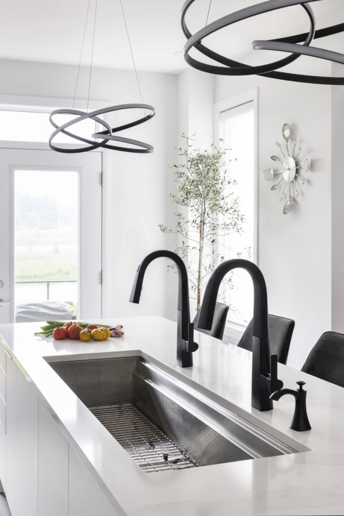 Skysail Contemporary Kitchen - Laurysen Kitchens