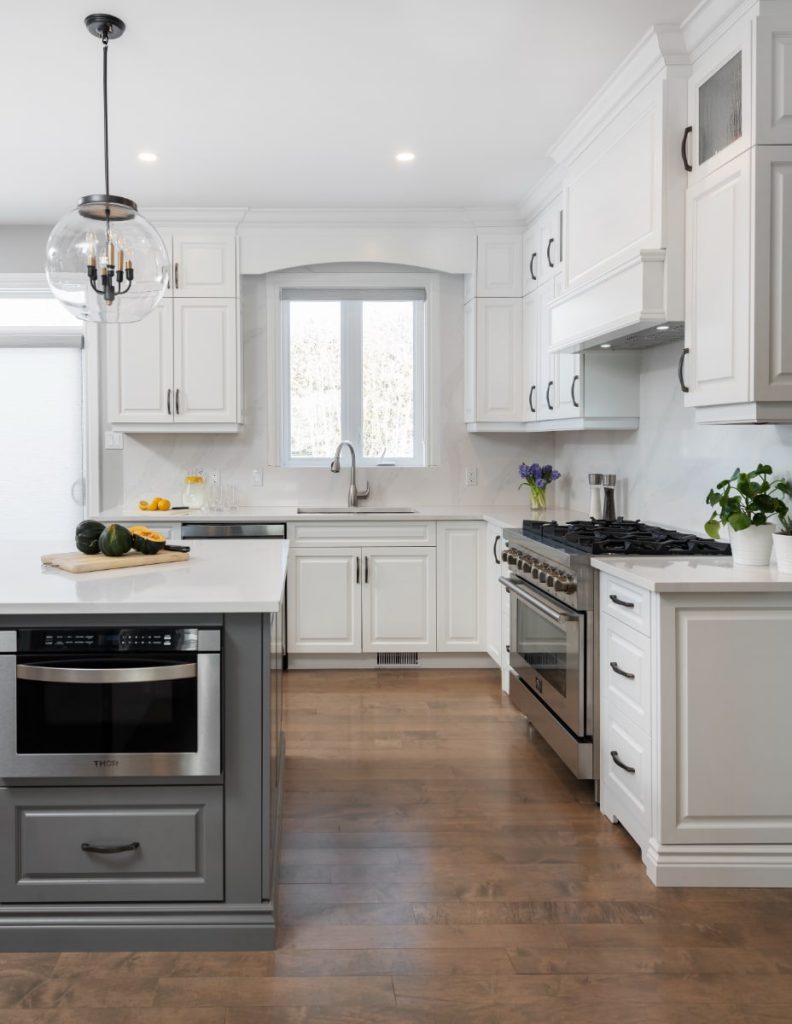 Sentinel Pine Transitional Kitchen - Laurysen Kitchens