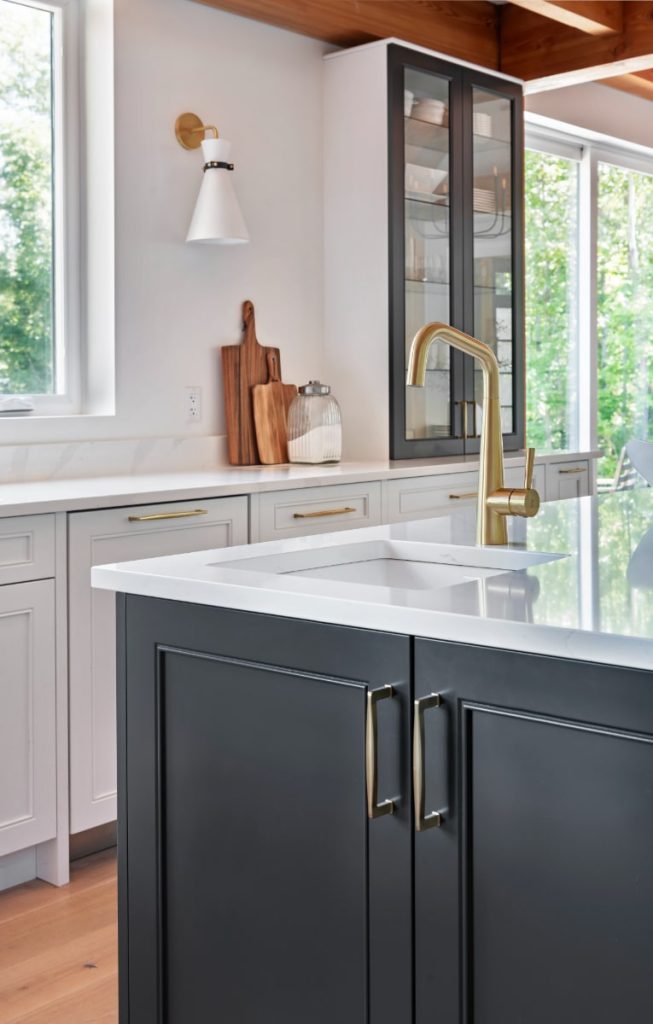 Balmer Bay Transitional Kitchen - Laurysen Kitchens